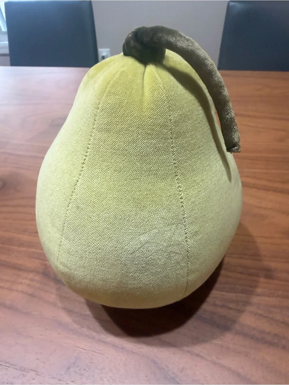 Oi San Francisco *Extremely Rare Vintage Pear Velvet Pillow. *NWOT